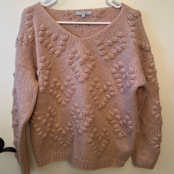 Cozy Pink Knit heart Sweater - Picture 3 of 9